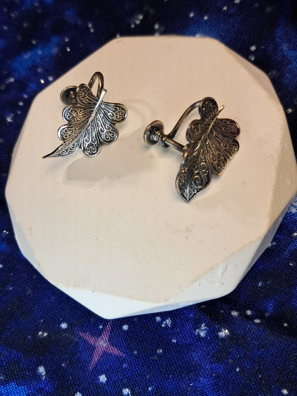 Timeless Beaucraft Sterling Silver Leaf Filigree Screw Back Earrings